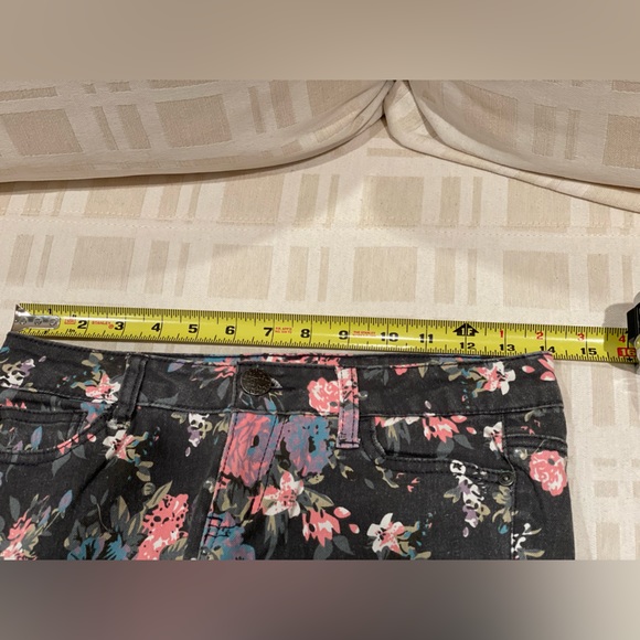 Floral Denim Skinny Jeans - Picture 7 of 10
